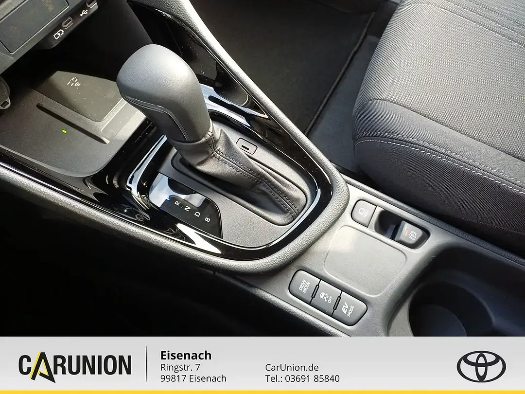Toyota Yaris - Thumbnail 15