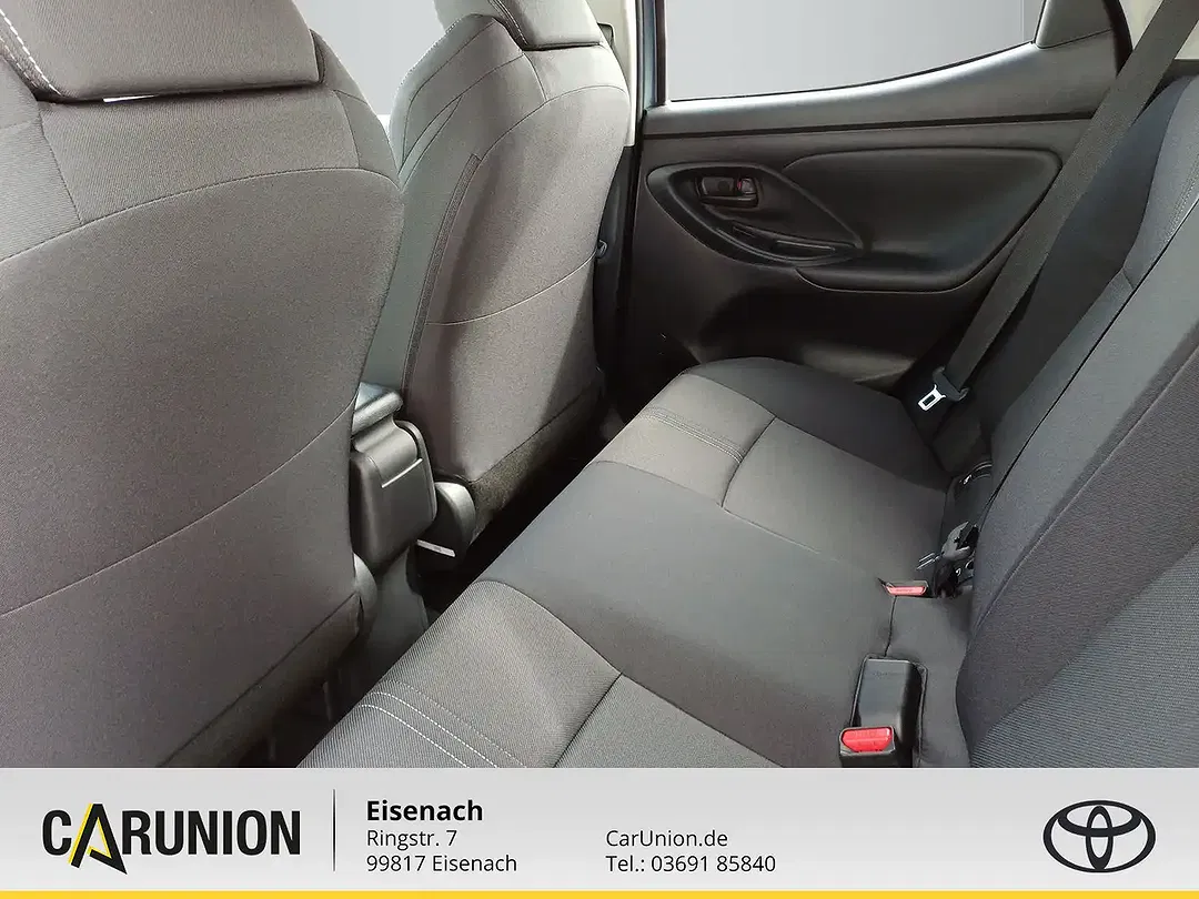 Toyota Yaris - Thumbnail 8