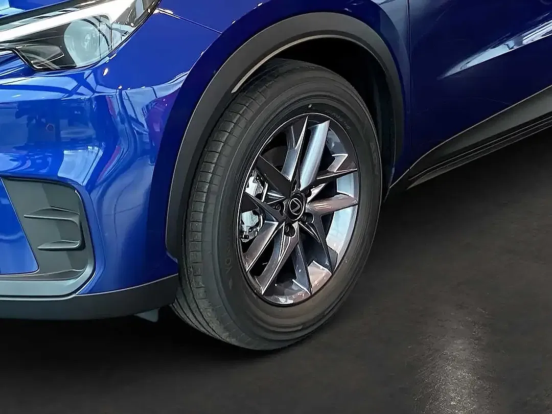 Lexus LBX - Thumbnail 8