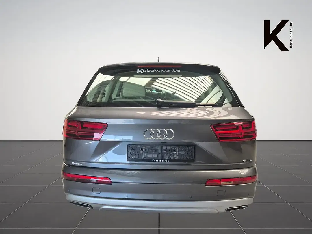 Audi Q7 - Thumbnail 6
