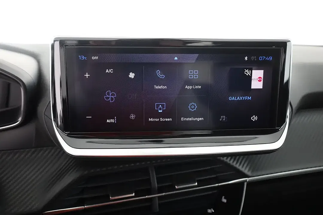 Peugeot 208 - Thumbnail 10