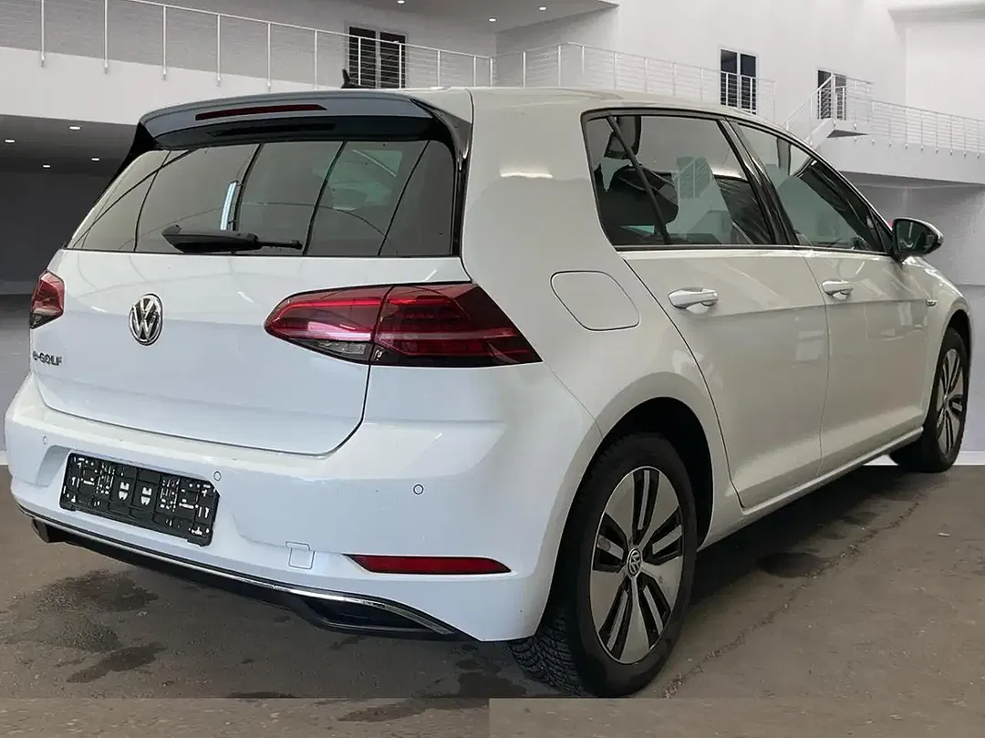 Volkswagen Golf - Thumbnail 3