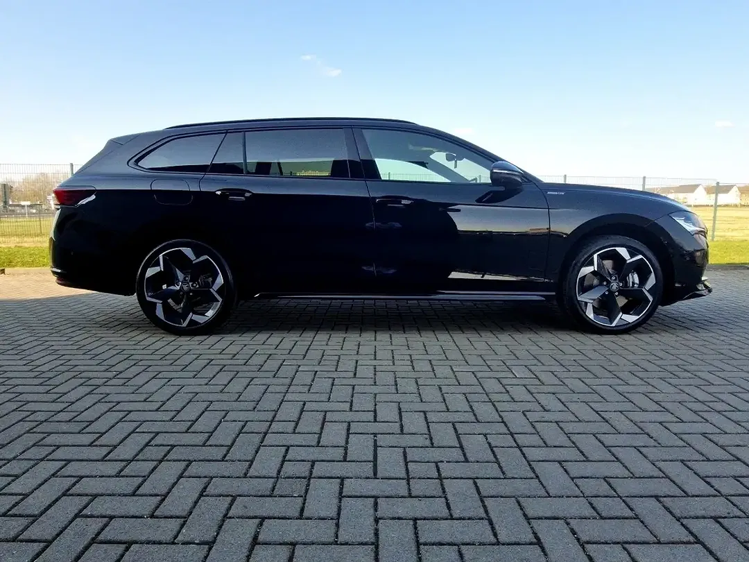 Skoda Superb - Thumbnail 6