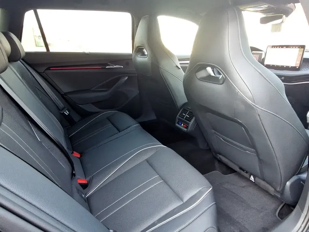 Skoda Superb - Thumbnail 9