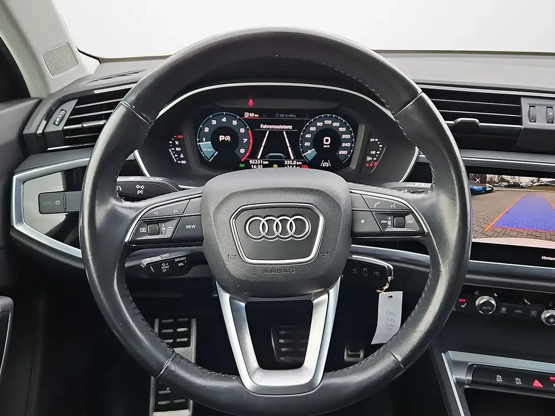 Audi Q3 - Thumbnail 9