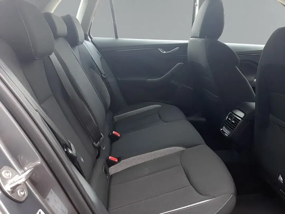 Skoda Kamiq - Thumbnail 8