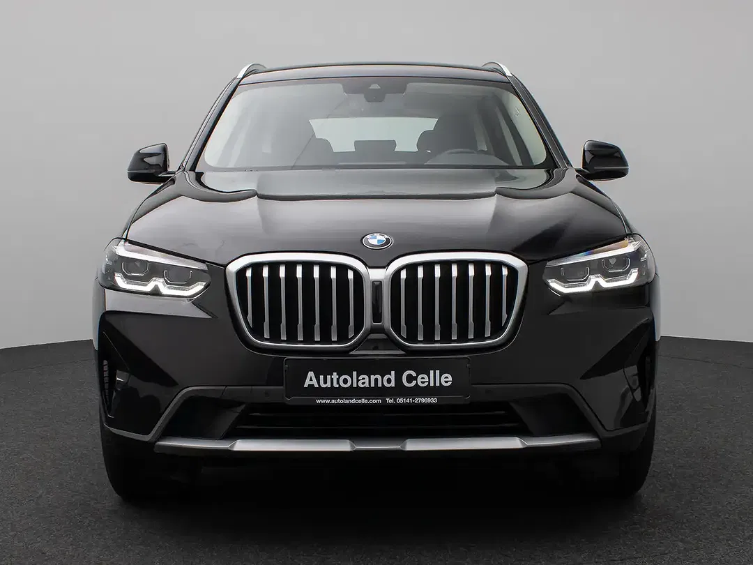 BMW X3 - Thumbnail 1