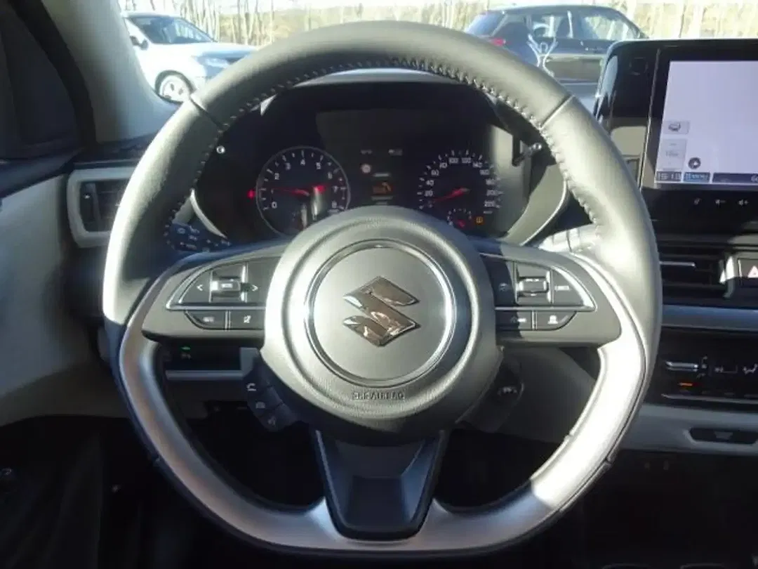 Suzuki Swift - Thumbnail 10