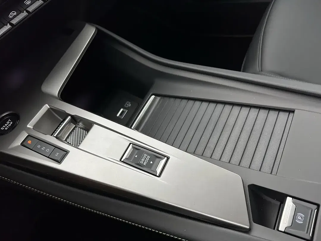 Peugeot 308 - Thumbnail 13