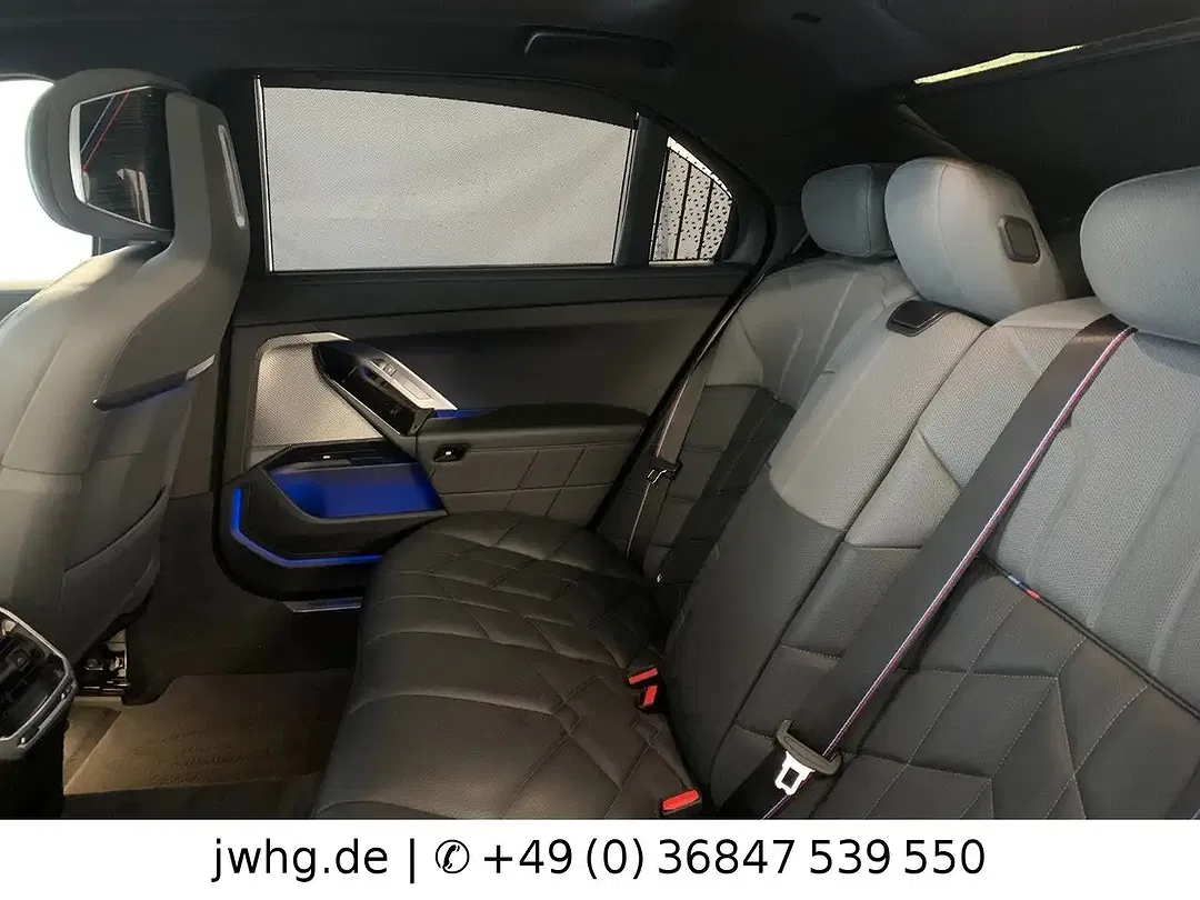 BMW i7 - Thumbnail 8
