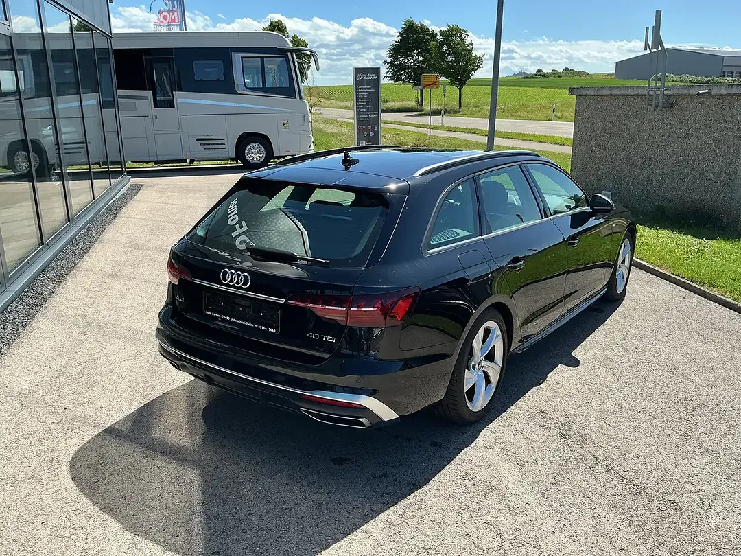 Audi A4 - Thumbnail 3