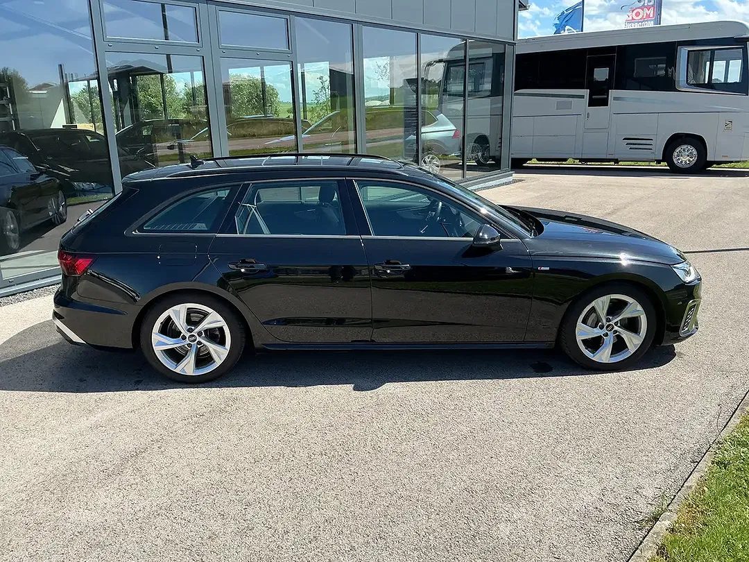 Audi A4 - Thumbnail 4