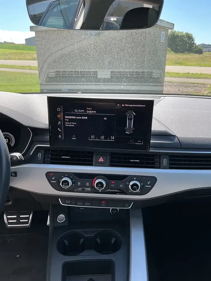 Audi A4 - Thumbnail 9