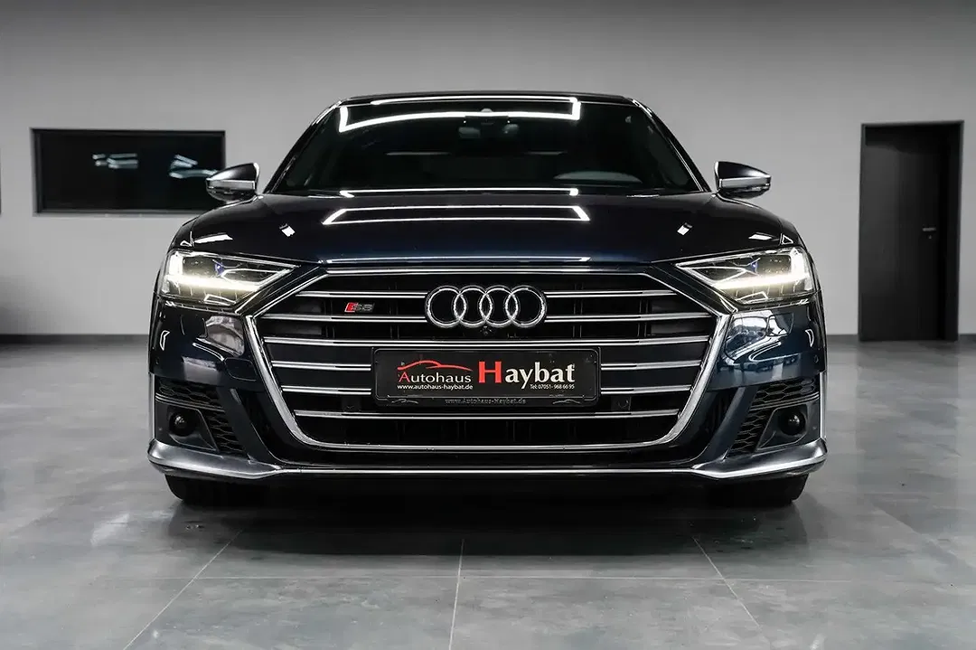 Audi S8 - Thumbnail 2