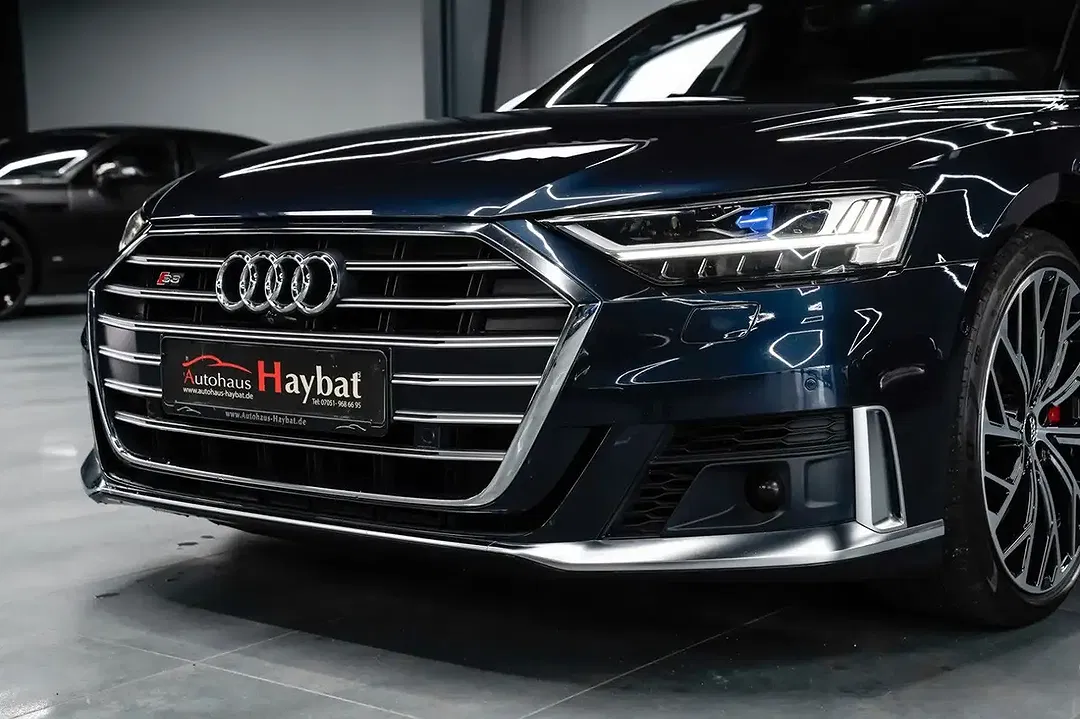 Audi S8 - Thumbnail 4