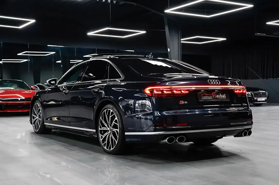 Audi S8 - Thumbnail 5