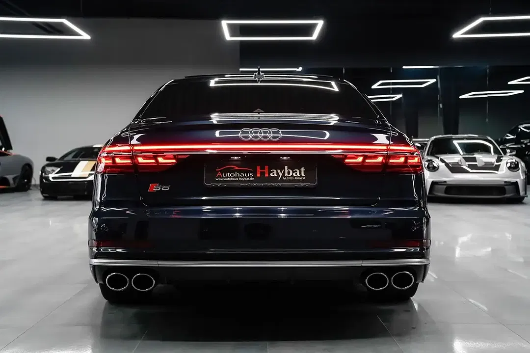 Audi S8 - Thumbnail 6