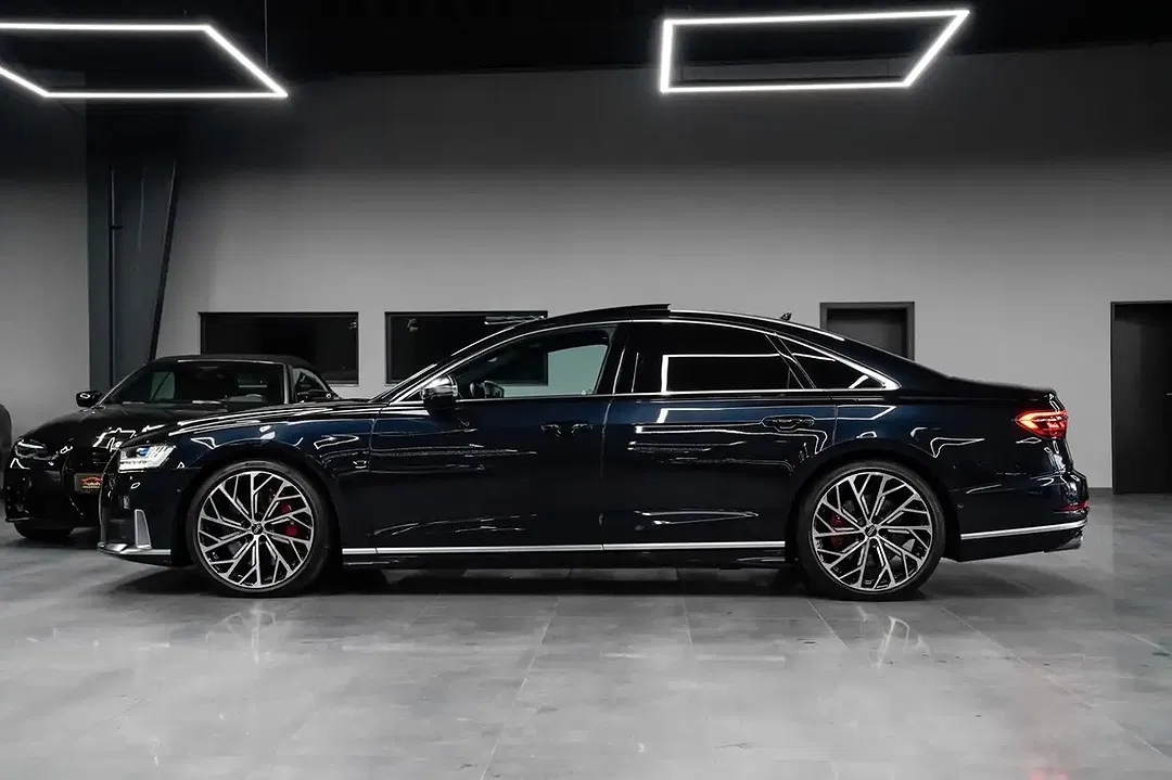 Audi S8 - Thumbnail 9