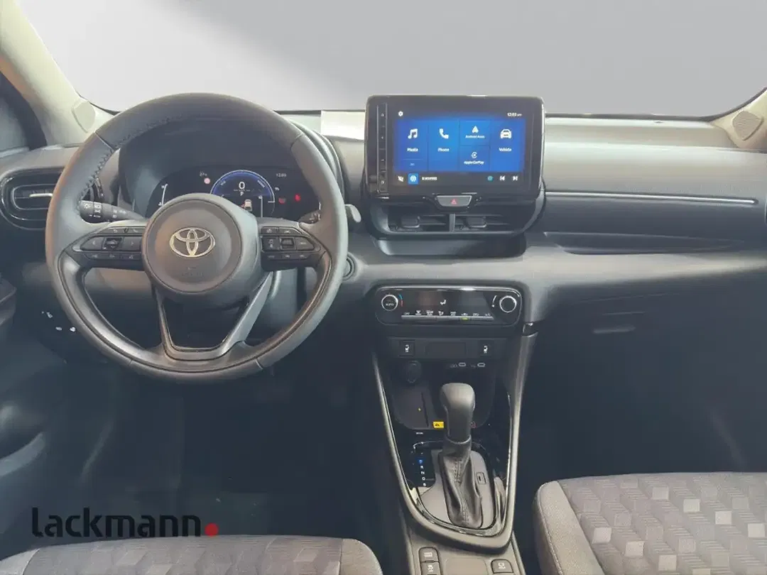Toyota Yaris - Thumbnail 11