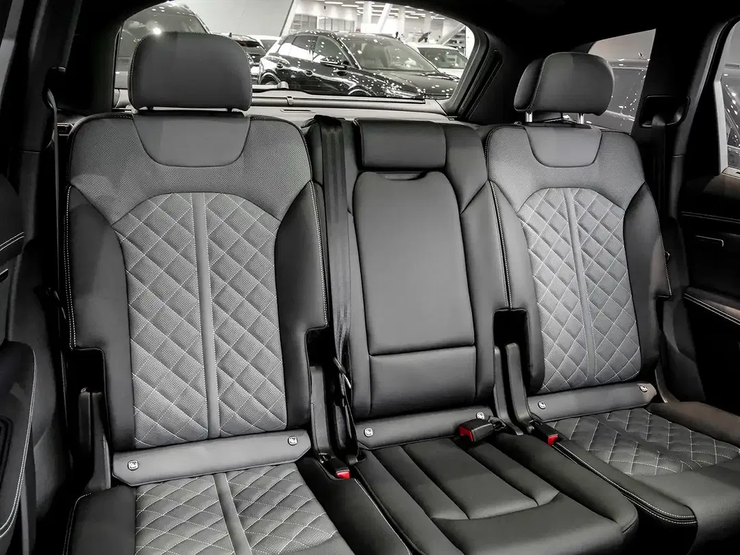 Audi Q7 - Thumbnail 4