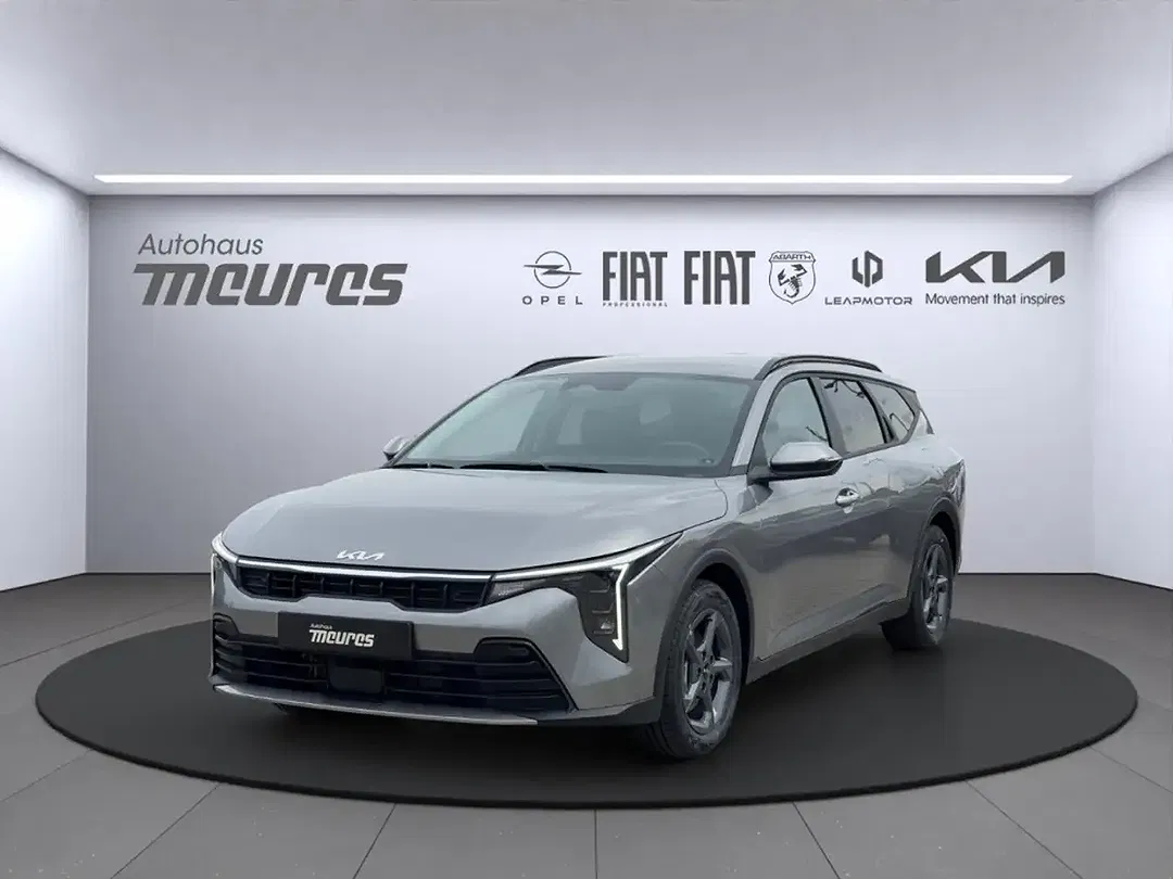 Kia K4 - Thumbnail 1