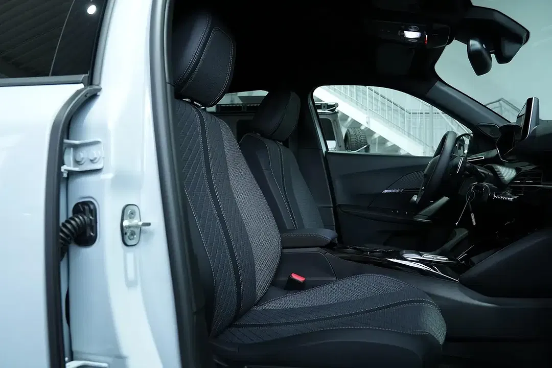 Peugeot 2008 - Thumbnail 15