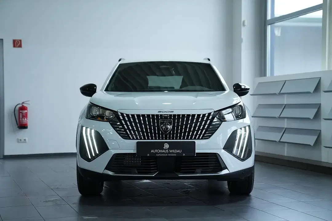 Peugeot 2008 - Thumbnail 4