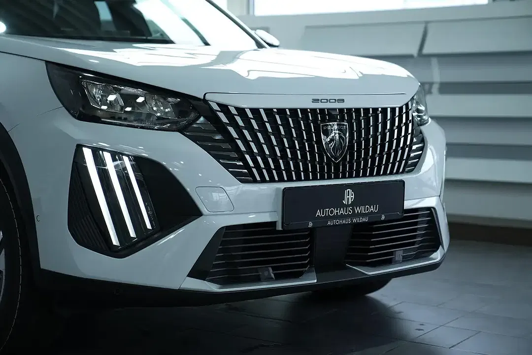 Peugeot 2008 - Thumbnail 6