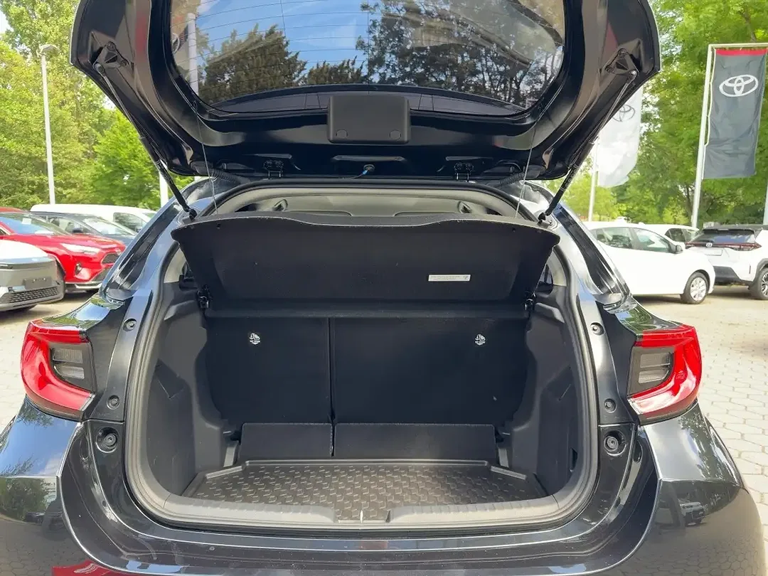 Toyota Yaris - Thumbnail 13