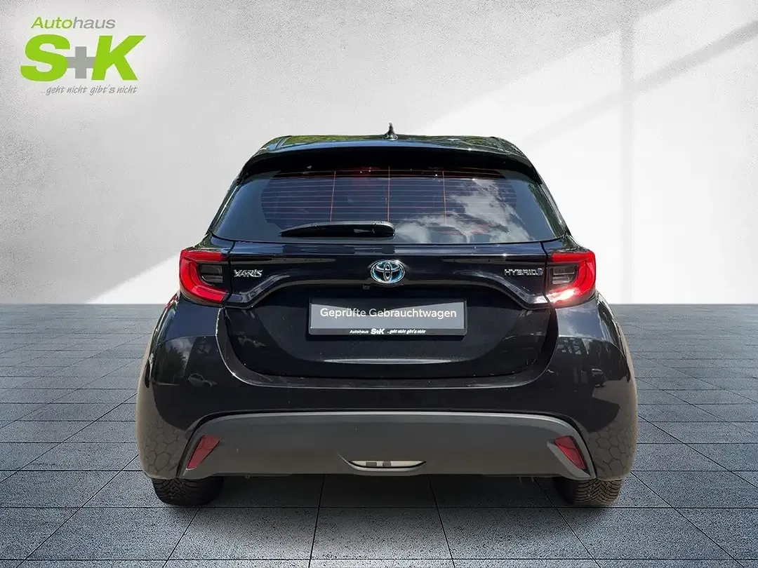 Toyota Yaris - Thumbnail 3