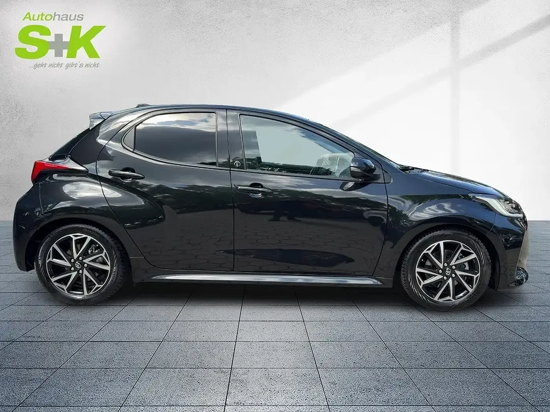 Toyota Yaris - Thumbnail 5