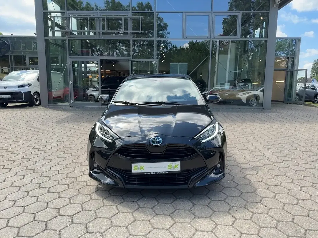 Toyota Yaris - Thumbnail 6