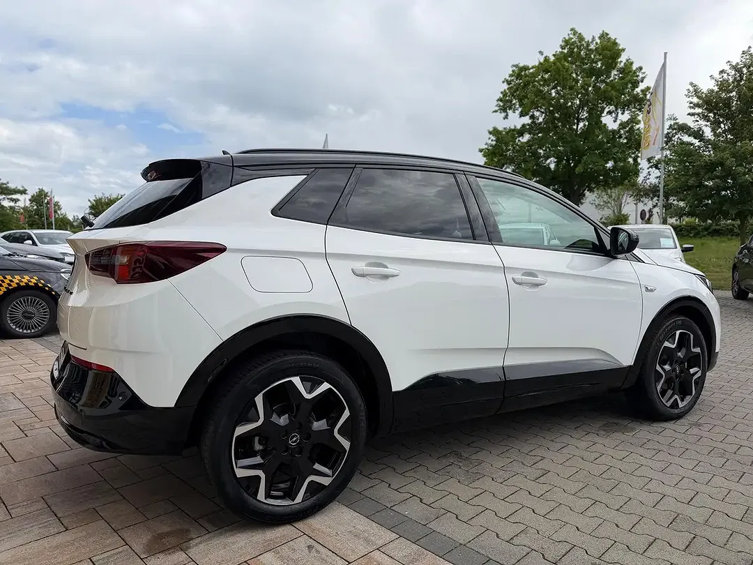 Opel Grandland X - Thumbnail 3