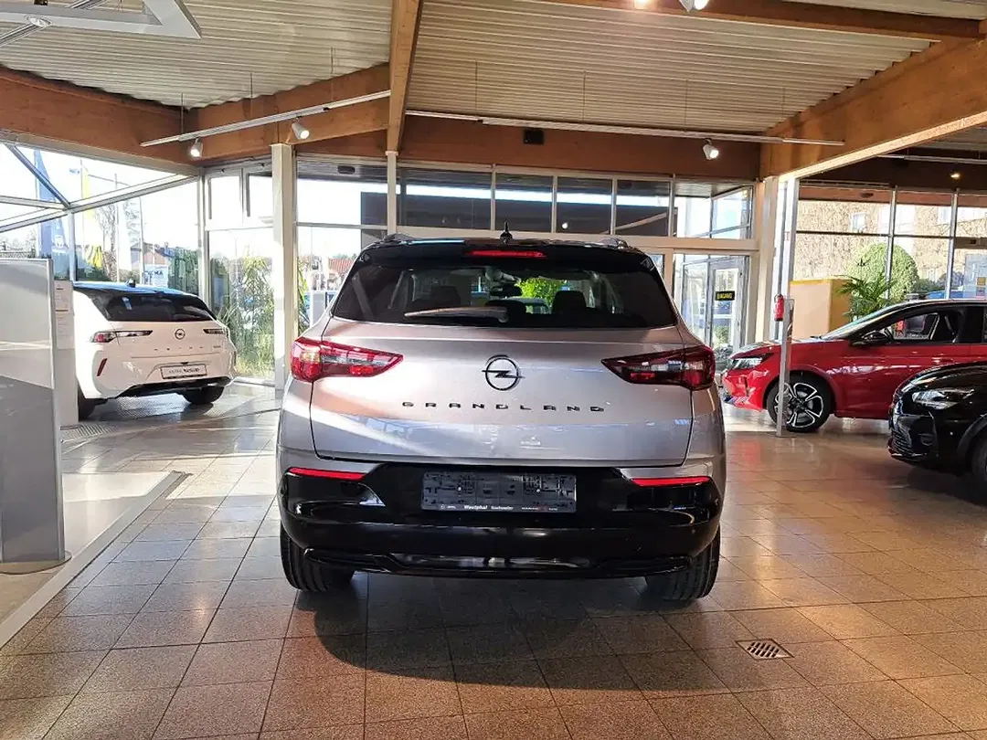 Opel Grandland - Thumbnail 3