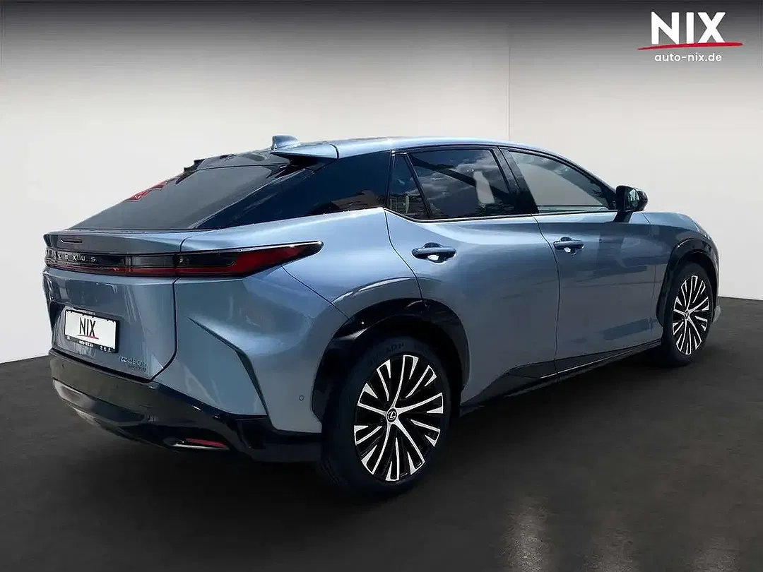 Lexus RZ - Thumbnail 4
