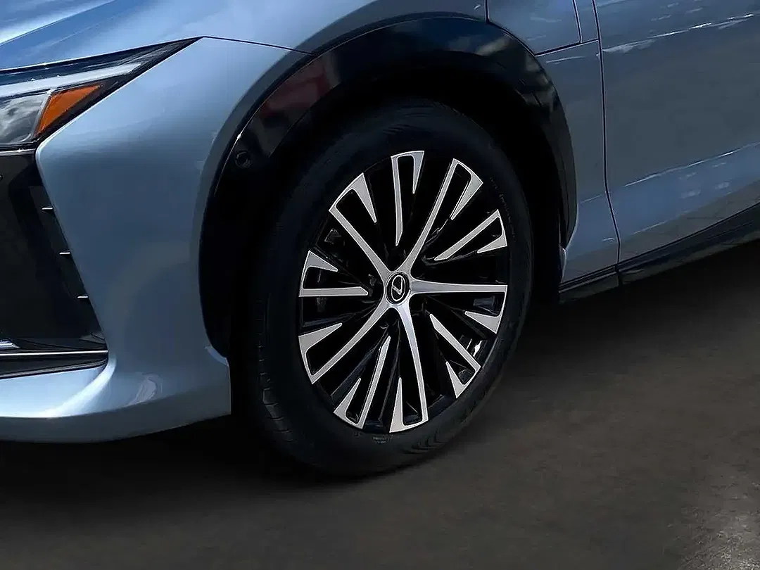 Lexus RZ - Thumbnail 7