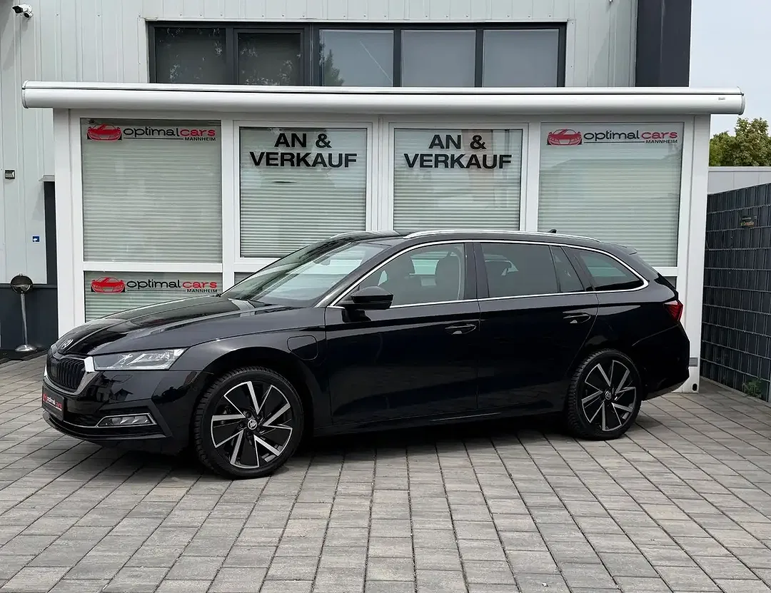 Skoda Octavia - Thumbnail 1