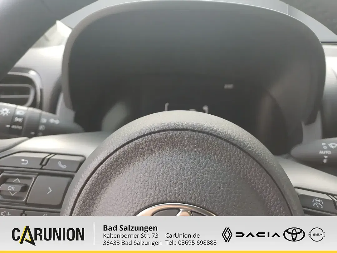 Toyota Yaris - Thumbnail 10