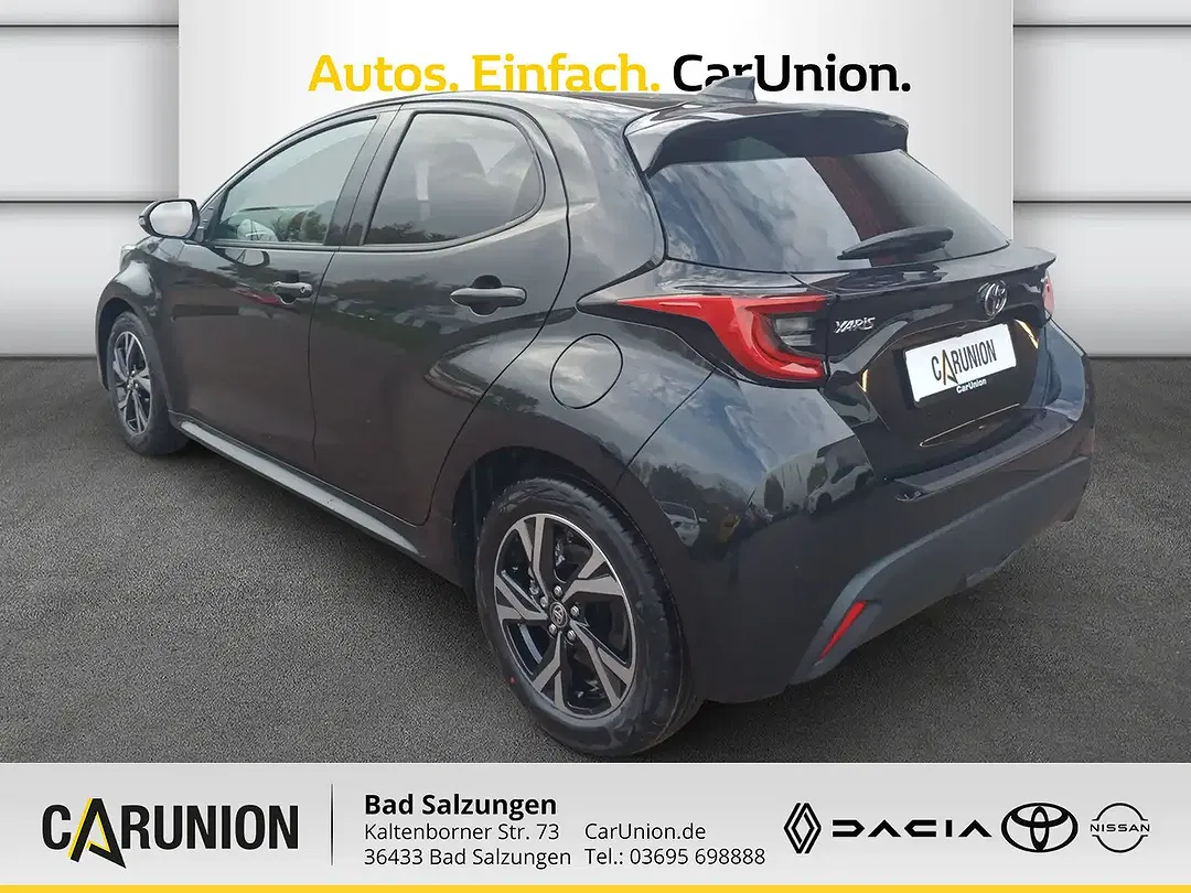 Toyota Yaris - Thumbnail 6