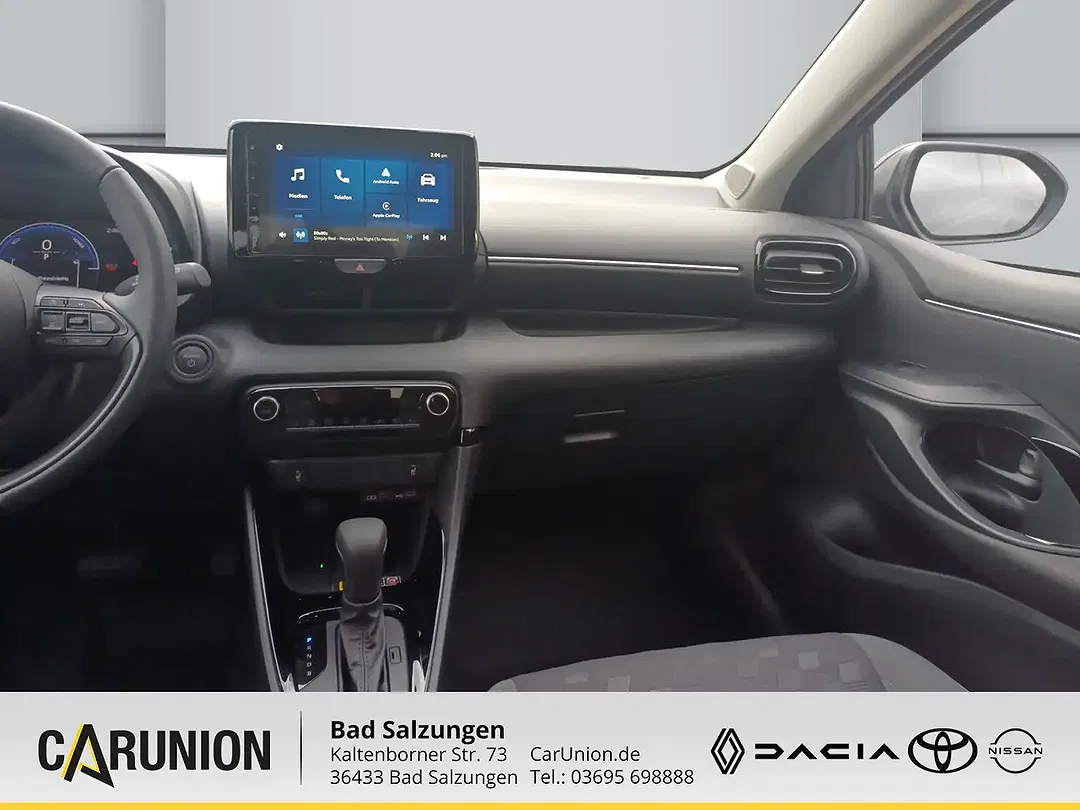 Toyota Yaris - Thumbnail 9