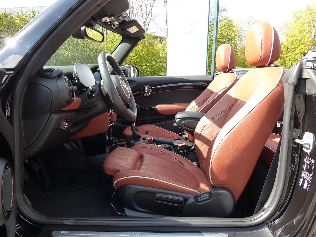 MINI One Cabrio - Thumbnail 11