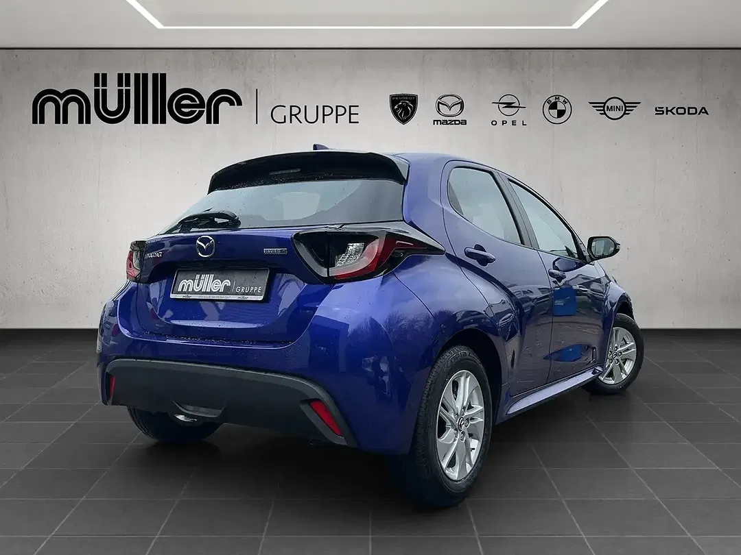 Mazda 2 - Thumbnail 2