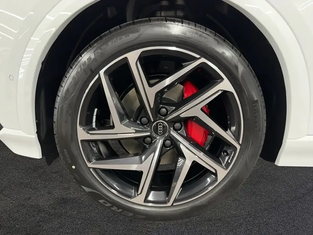 Audi Q6 e-tron - Thumbnail 9