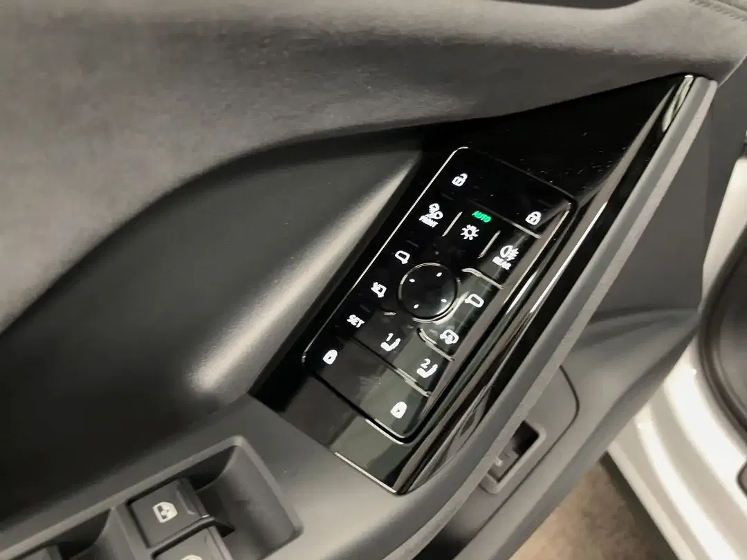Audi Q6 e-tron - Thumbnail 11