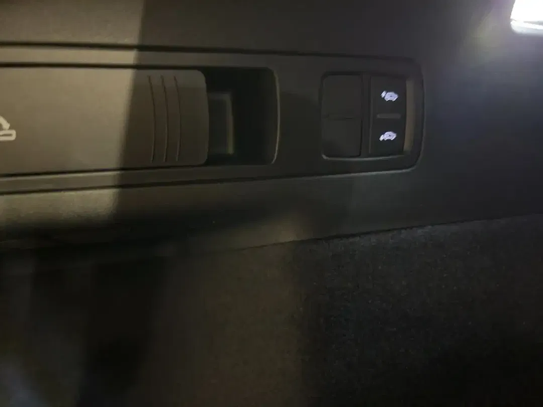 Audi Q6 e-tron - Thumbnail 12