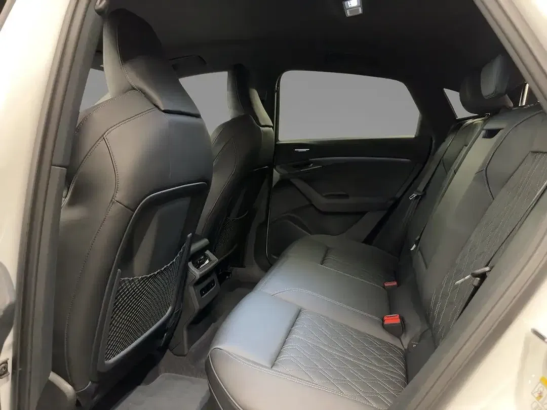 Audi Q6 e-tron - Thumbnail 6