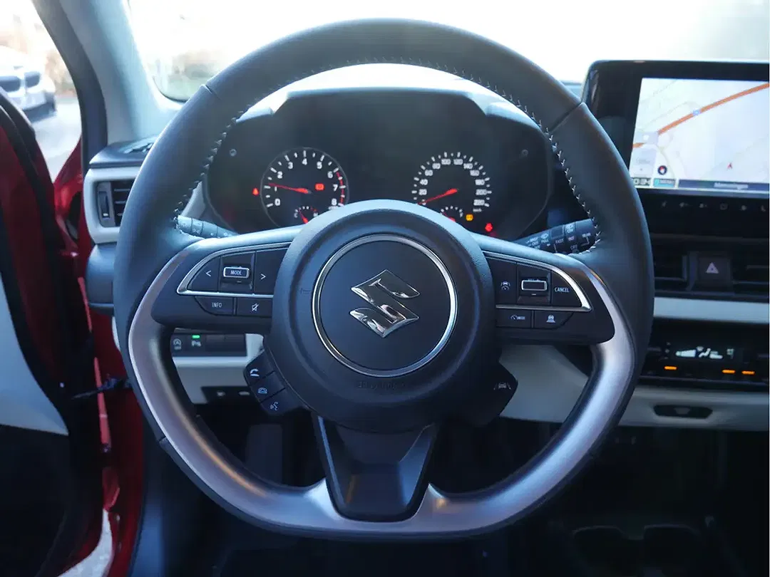 Suzuki Swift - Thumbnail 11