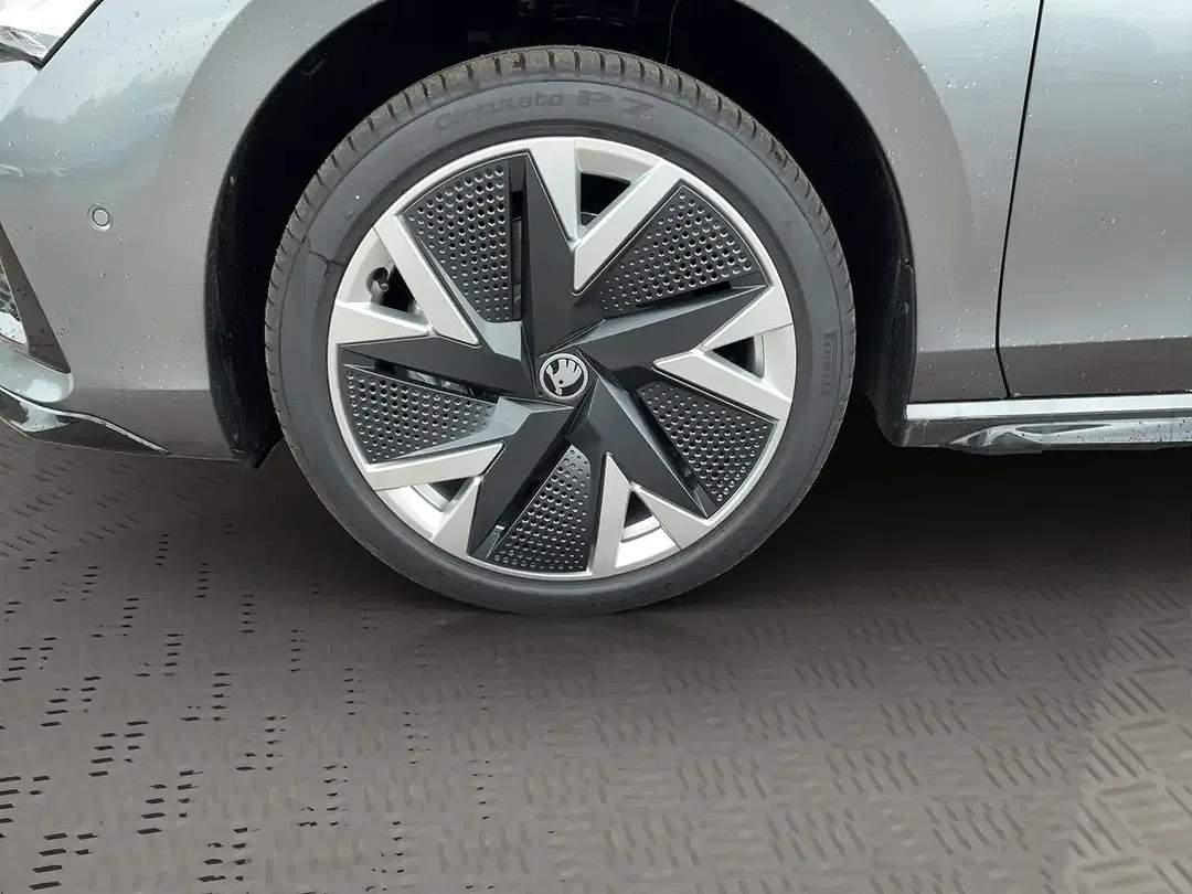 Skoda Superb - Thumbnail 6