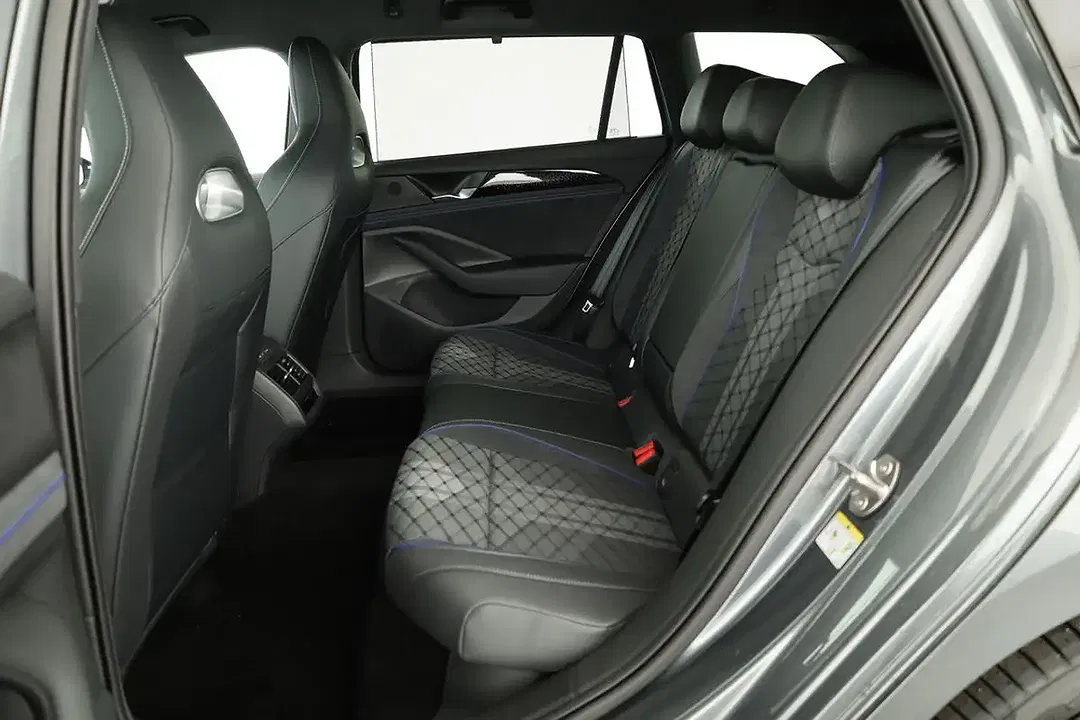Volkswagen Passat Variant - Thumbnail 11