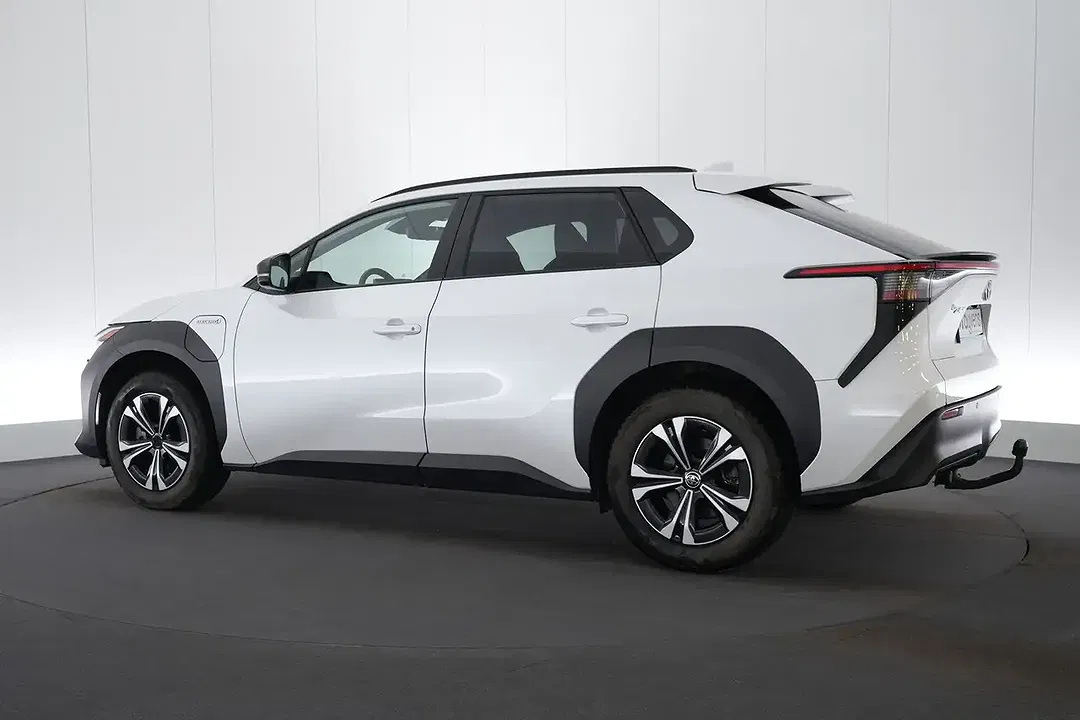 Toyota bZ4X - Thumbnail 10